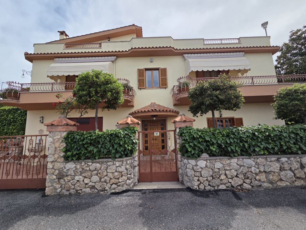 villa-su-piu-livelli